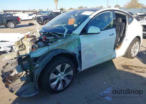 2022 Tesla Model Y Long Range Dual Motor All-Wheel Drive из США, поврежденный, VIN 7SAYGDEE8NF361918